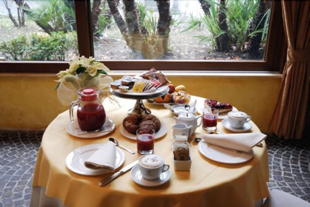 Hotel Villa Aricia อาริชชา ภายนอก รูปภาพ