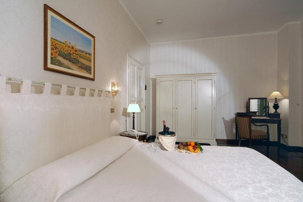 Hotel Villa Aricia อาริชชา ภายนอก รูปภาพ